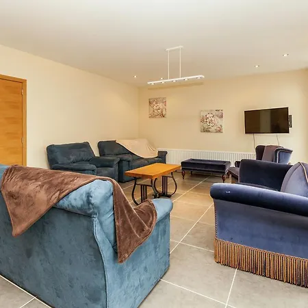 Holiday home Luxurious In Glabbeek With Garden *